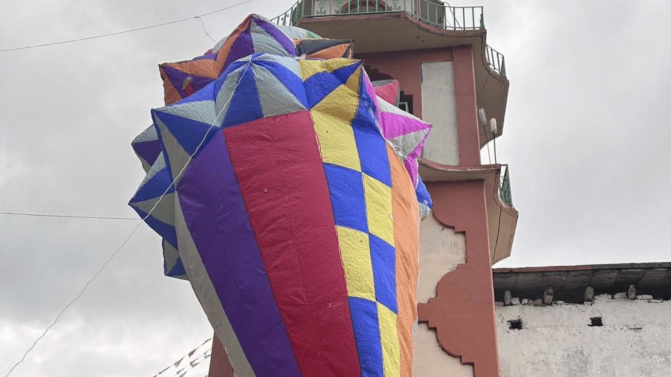Concurso de globos de papel china en la localidad de San Miguel Jojupango